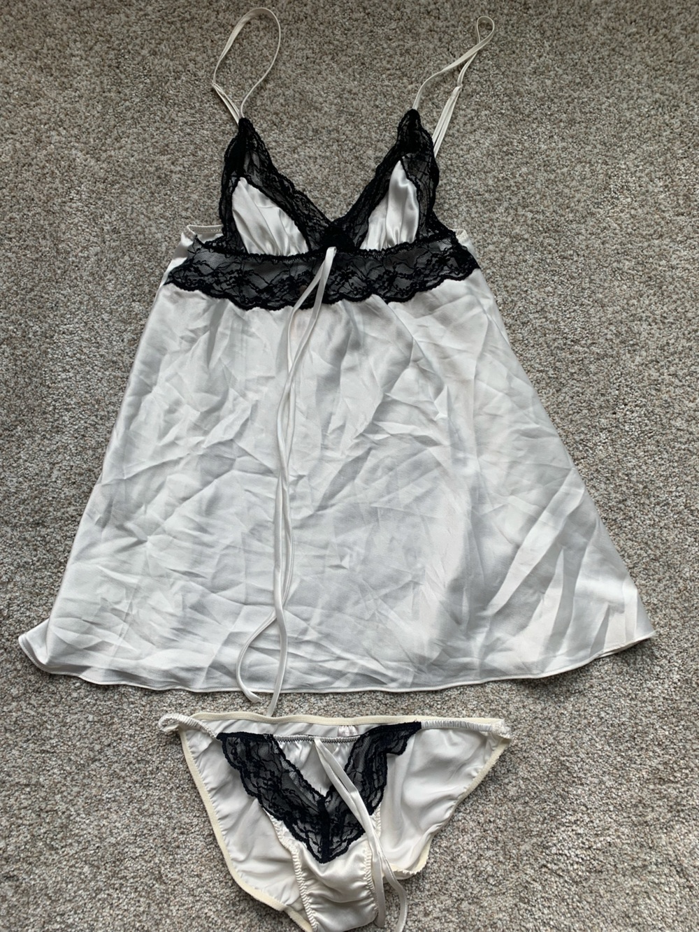 Victoria’s Secret 2-piece Babydoll Lingerie Set, White Black Lace, size S/S NWT